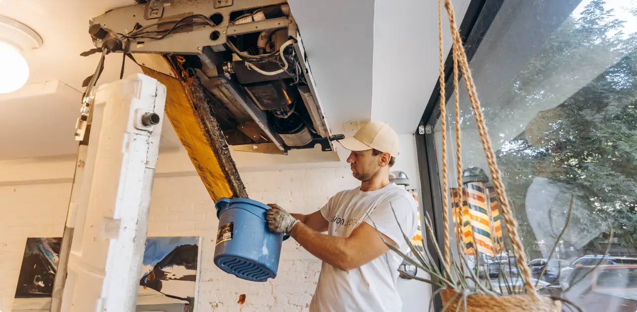 Moje klimatyzacje wydaje ciepłe powietrze